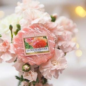 Zapach na Wielkanoc – Sun-Drenched Apricot Rose od Yankee Candle