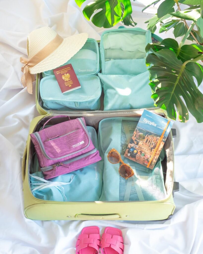 akcesoria podróżne zestaw organizerów do walizki i kuferek na kosmetyki trip story